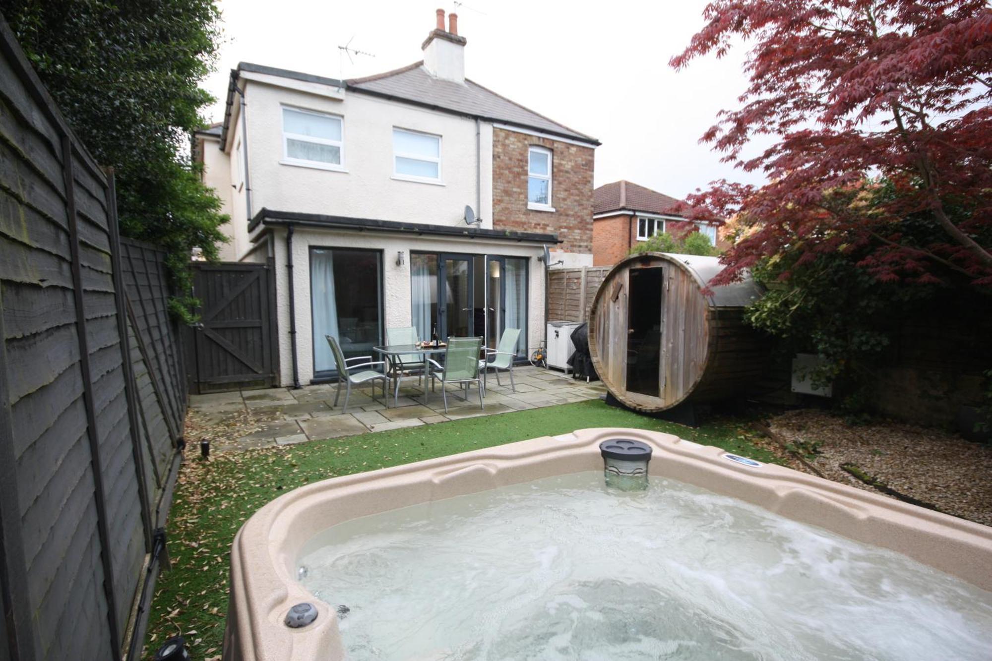 Bournemouth Hot Tub & Sauna Holiday Let Exterior foto