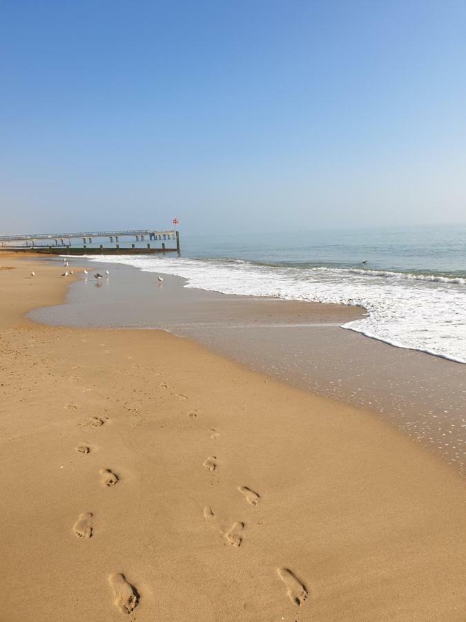 Bournemouth Hot Tub & Sauna Holiday Let Exterior foto